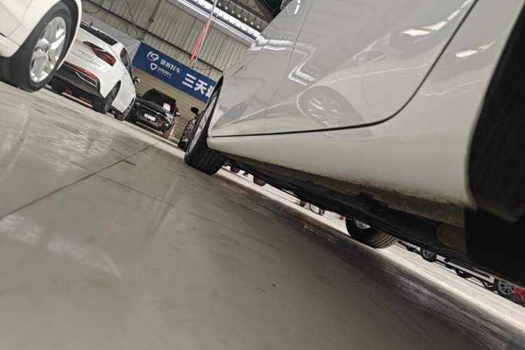 Used Chevrolet Malibu XL 2022 535T Automatic Sport Edition Left Side Sill