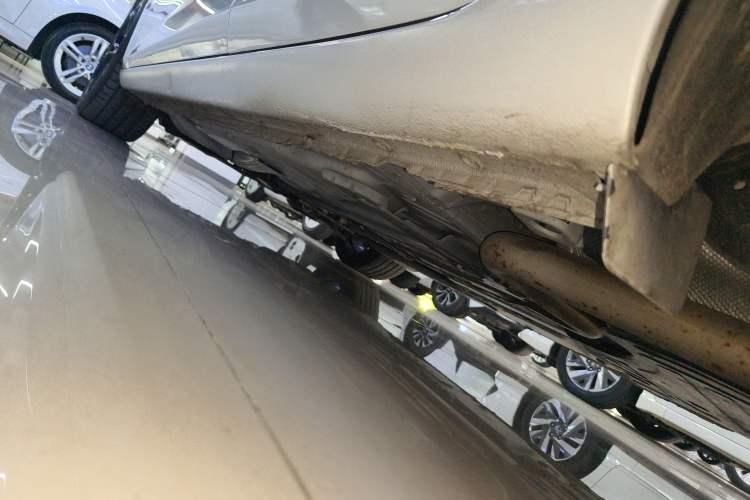 Used Chevrolet Malibu XL 2022 Redline 550T Automatic Sport Edition Left Side Sill