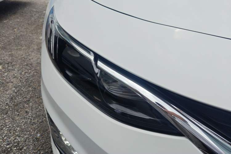 Used Chevrolet Malibu XL 2022 535T Automatic Sport Edition Right Front Headlight