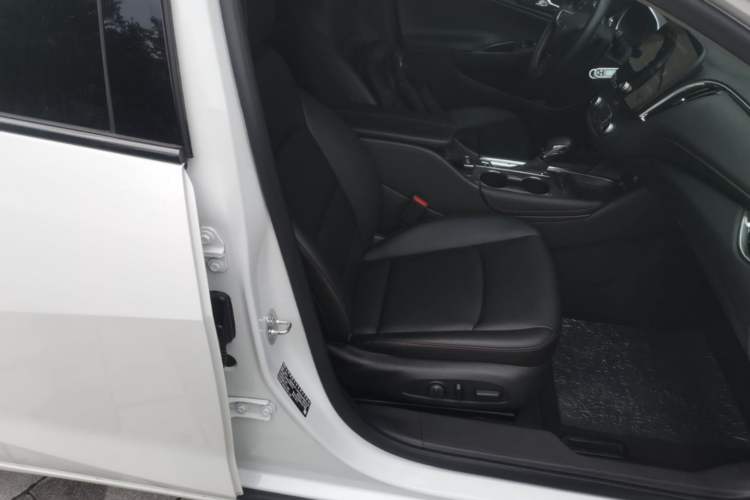 Used Chevrolet Malibu XL 2022 Redline 550T Automatic Sport Edition Right Front Seat