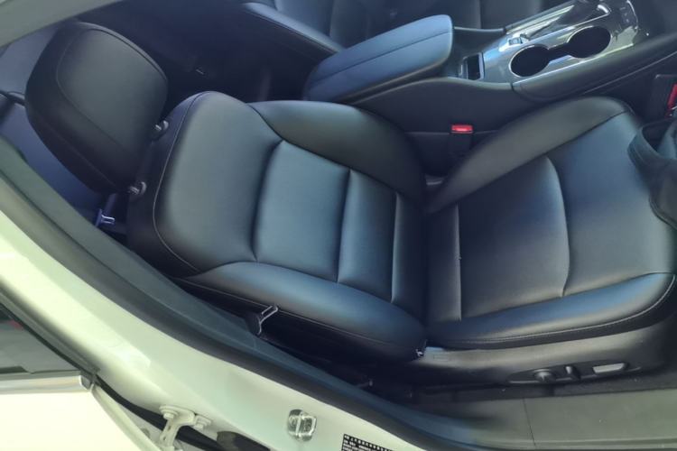 Used Chevrolet Malibu XL 2022 535T Automatic Sport Edition Right Front Seat