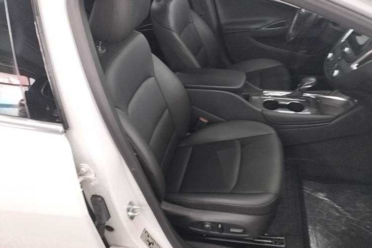 Used Chevrolet Malibu XL 2022 535T Automatic Sport Edition Right Front Seat