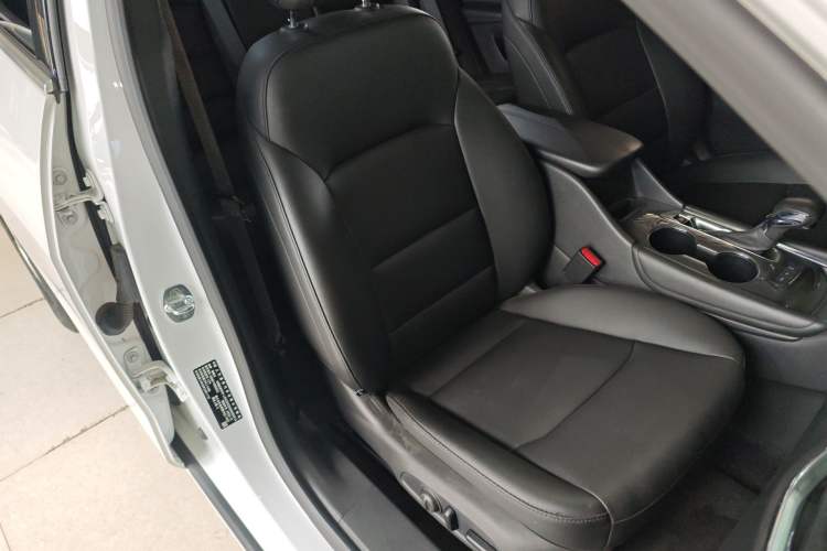 Used Chevrolet Malibu XL 2022 535T Automatic Sport Edition Right Front Seat