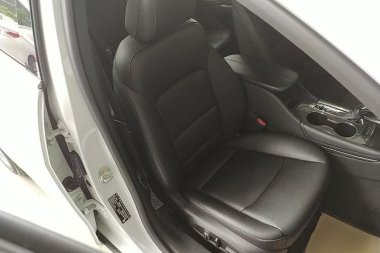 Used Chevrolet Malibu XL 2022 535T Automatic Sport Edition Right Front Seat