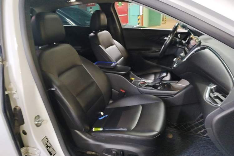Used Chevrolet Malibu XL 2022 535T Automatic Sport Edition Right Front Seat