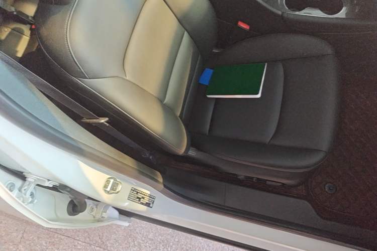 Used Chevrolet Malibu XL 2022 535T Automatic Sport Edition Right Front Seat