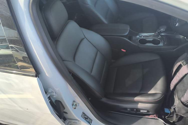 Used Chevrolet Malibu XL 2022 Redline 550T Automatic Sport Edition Right Front Seat