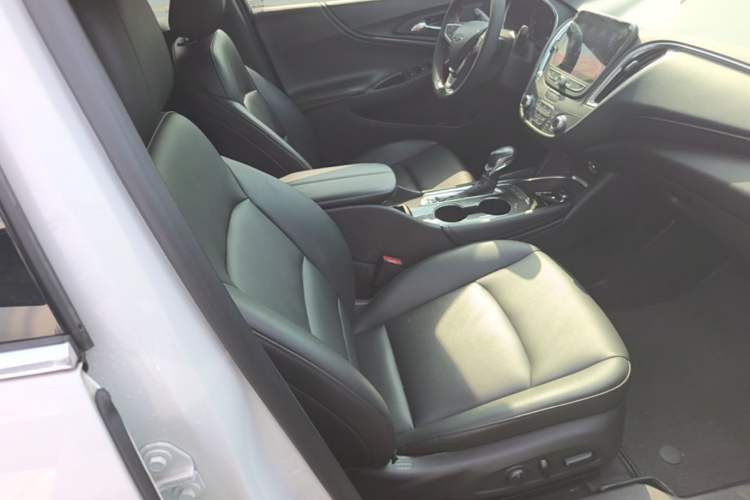 Used Chevrolet Malibu XL 2022 535T Automatic Sport Edition Right Front Seat