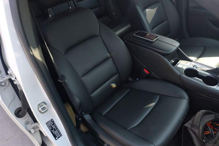 Used Chevrolet Malibu XL 2022 535T Automatic Sport Edition Right Front Seat