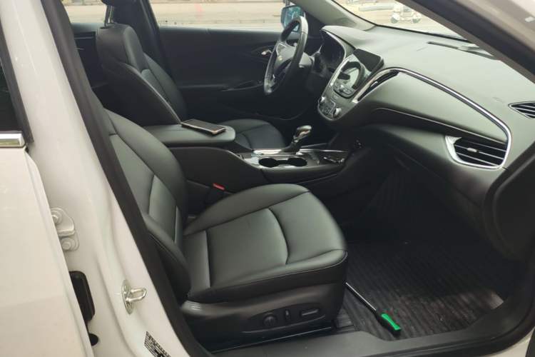 Used Chevrolet Malibu XL 2022 535T Automatic Sport Edition Right Front Seat