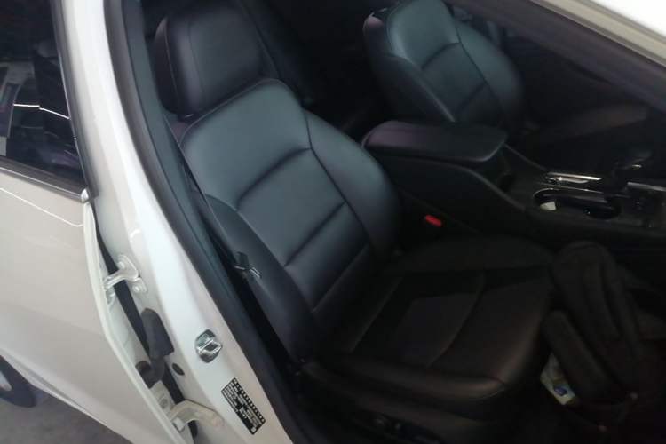 Used Chevrolet Malibu XL 2022 535T Automatic Sport Edition Right Front Seat