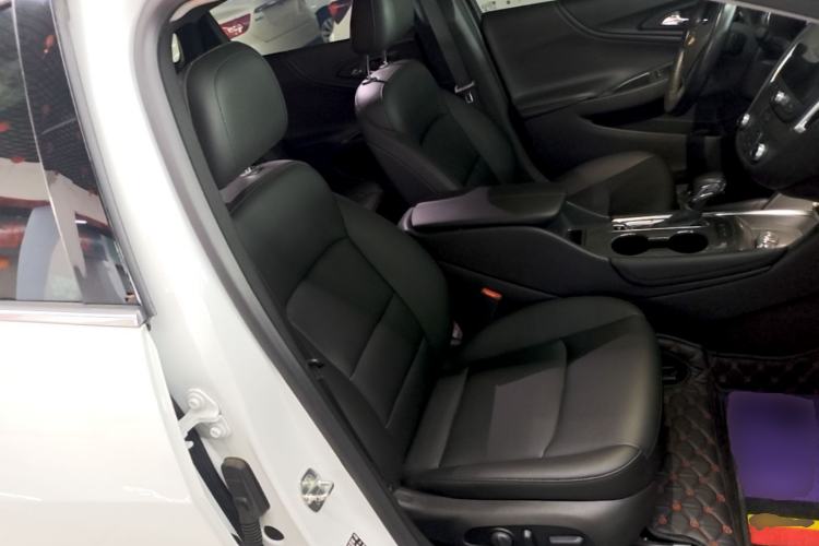 Used Chevrolet Malibu XL 2022 535T Automatic Sport Edition Right Front Seat