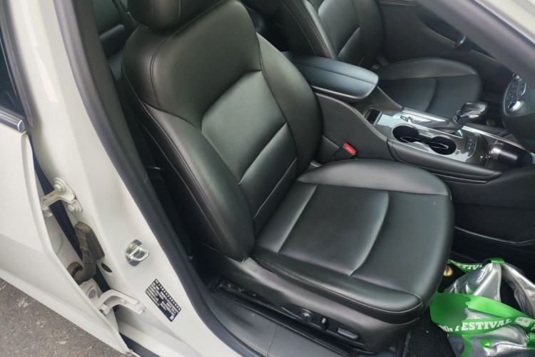 Used Chevrolet Malibu XL 2022 535T Automatic Sport Edition Right Front Seat