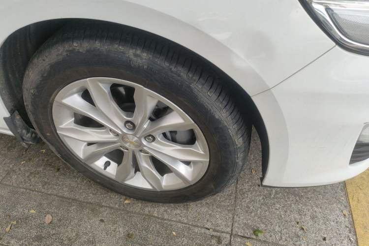Used Chevrolet Malibu XL 2022 535T Automatic Sport Edition Right Front Wheel Hub