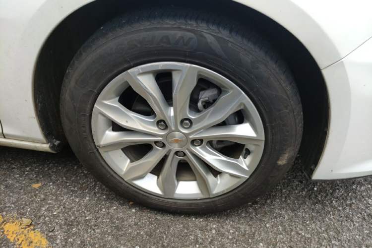 Used Chevrolet Malibu XL 2022 535T Automatic Sport Edition Right Front Wheel Hub