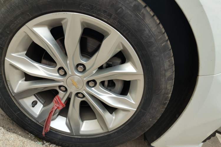Used Chevrolet Malibu XL 2022 535T Automatic Sport Edition Right Front Wheel Hub