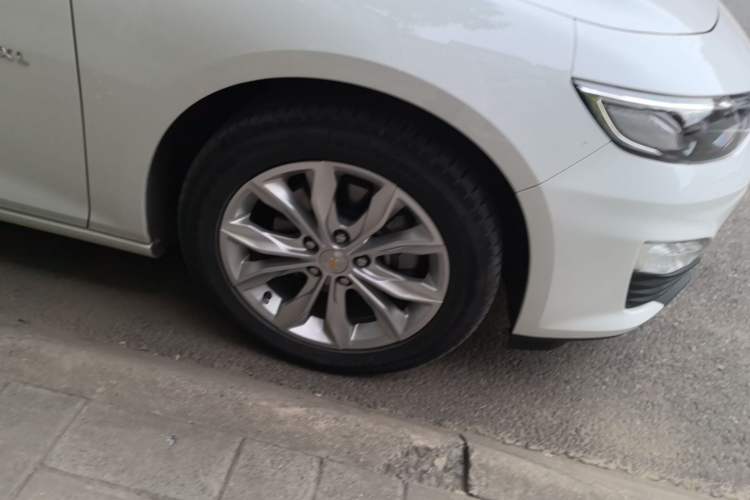 Used Chevrolet Malibu XL 2022 535T Automatic Sport Edition Right Front Wheel Hub