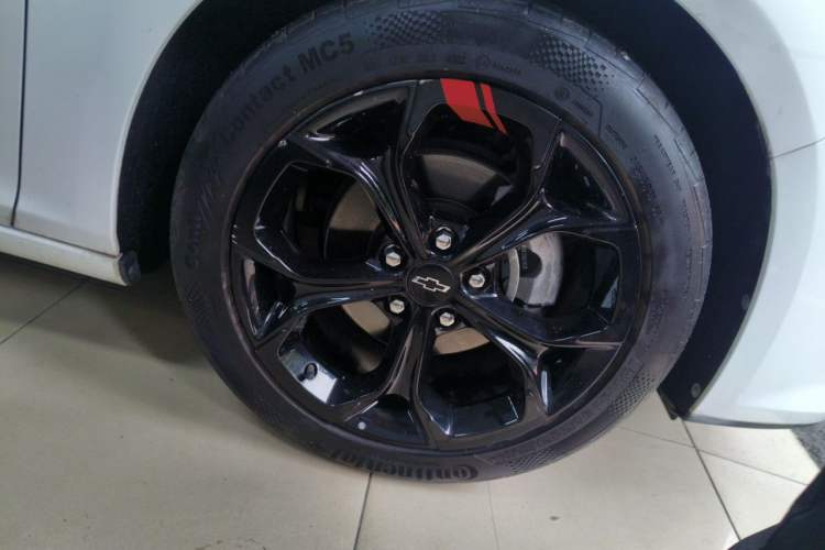 Used Chevrolet Malibu XL 2022 Redline 550T Automatic Sport Edition Right Front Wheel Hub