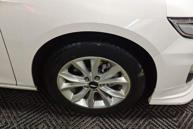 Used Chevrolet Malibu XL 2022 535T Automatic Sport Edition Right Front Wheel Hub