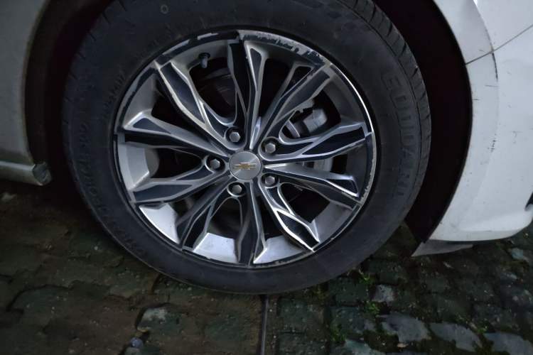 Used Chevrolet Malibu XL 2022 535T Automatic Sport Edition Right Front Wheel Hub