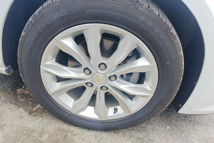 Used Chevrolet Malibu XL 2022 535T Automatic Sport Edition Right Front Wheel Hub