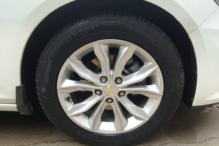Used Chevrolet Malibu XL 2022 535T Automatic Sport Edition Right Front Wheel Hub