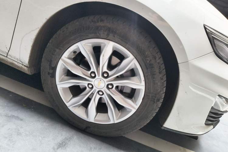 Used Chevrolet Malibu XL 2022 535T Automatic Sport Edition Right Front Wheel Hub