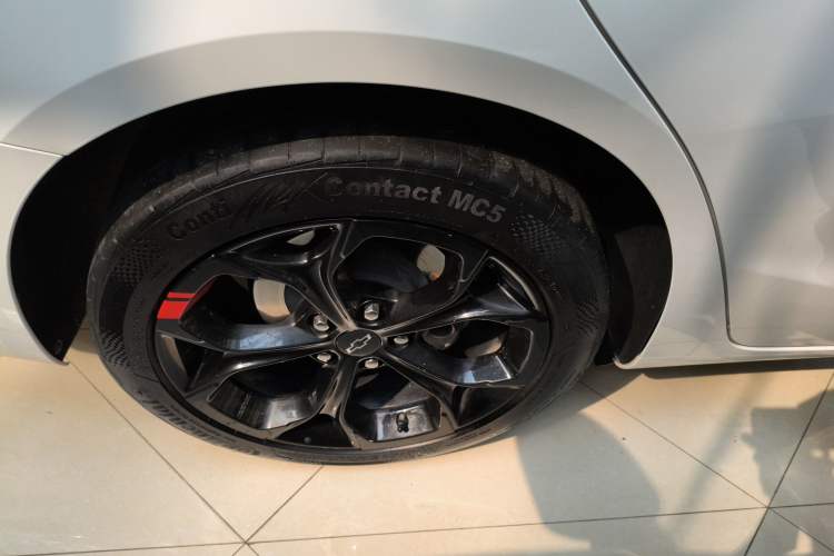 Used Chevrolet Malibu XL 2022 Redline 550T Automatic Sport Edition Right Rear Wheel Hub