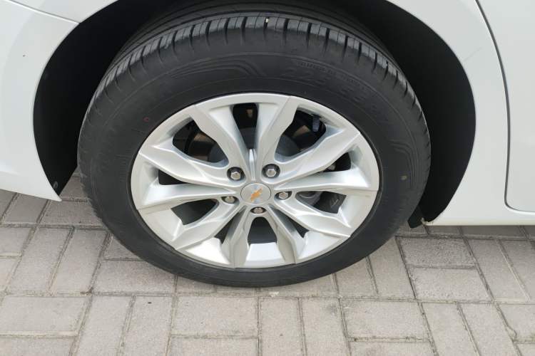 Used Chevrolet Malibu XL 2022 535T Automatic Sport Edition Right Rear Wheel Hub