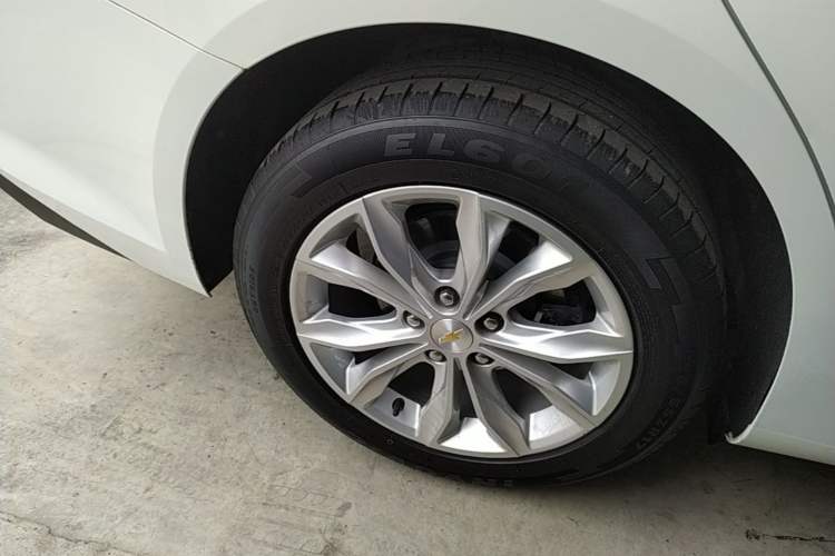 Used Chevrolet Malibu XL 2022 535T Automatic Sport Edition Right Rear Wheel Hub