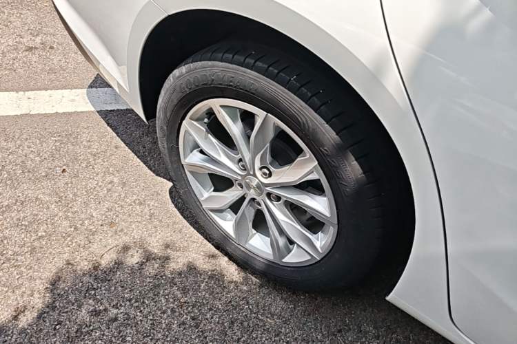 Used Chevrolet Malibu XL 2022 535T Automatic Sport Edition Right Rear Wheel Hub