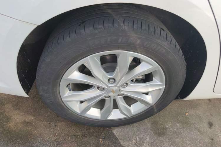 Used Chevrolet Malibu XL 2022 535T Automatic Sport Edition Right Rear Wheel Hub