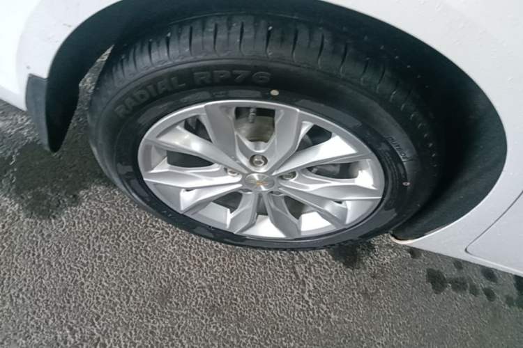 Used Chevrolet Malibu XL 2022 535T Automatic Sport Edition Right Rear Wheel Hub