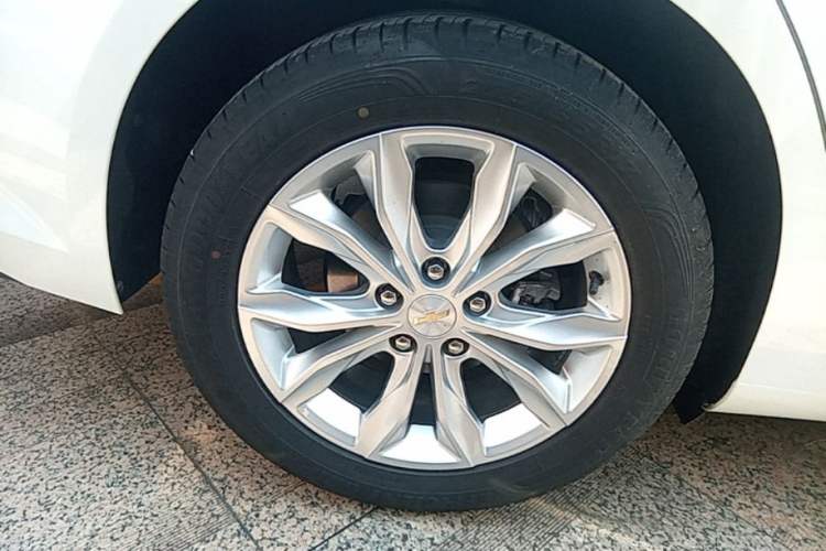 Used Chevrolet Malibu XL 2022 535T Automatic Sport Edition Right Rear Wheel Hub