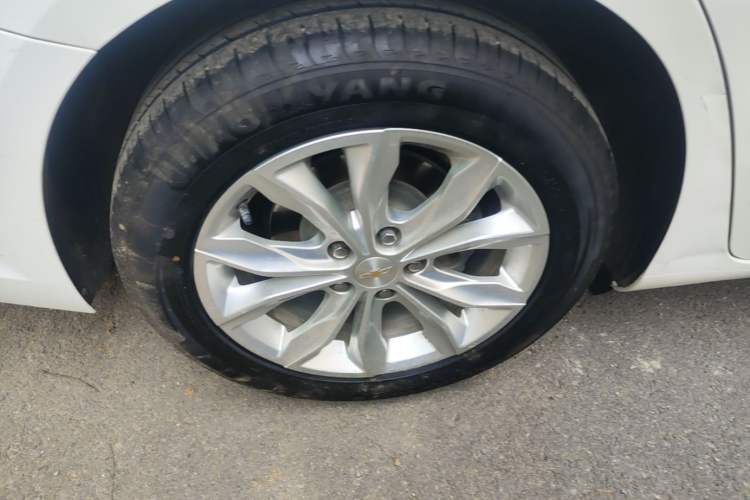 Used Chevrolet Malibu XL 2022 535T Automatic Sport Edition Right Rear Wheel Hub