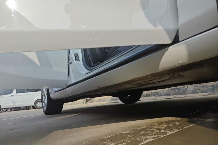 Used Chevrolet Malibu XL 2022 535T Automatic Sport Edition Right Side Sill
