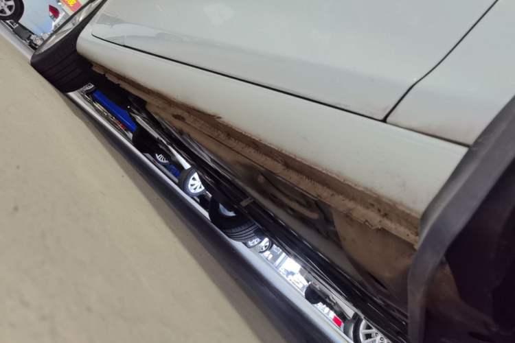 Used Chevrolet Malibu XL 2022 535T Automatic Sport Edition Right Side Sill