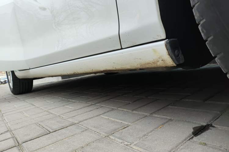 Used Chevrolet Malibu XL 2022 535T Automatic Sport Edition Right Side Sill