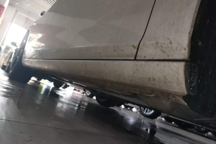Used Chevrolet Malibu XL 2022 Redline 550T Automatic Sport Edition Right Side Sill