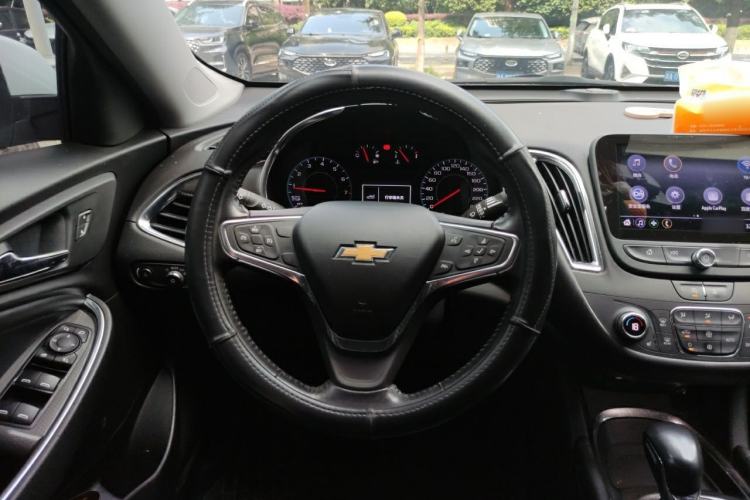 Used Chevrolet Malibu XL 2022 535T Automatic Sport Edition Steering Wheel