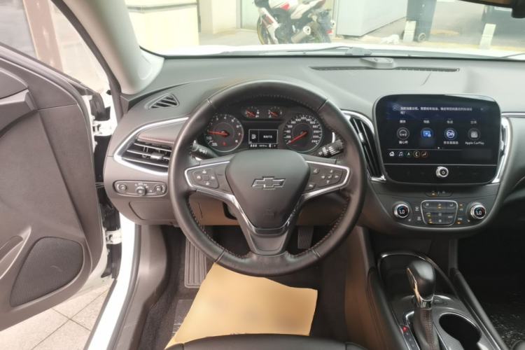 Used Chevrolet Malibu XL 2022 Redline 550T Automatic Sport Edition Steering Wheel