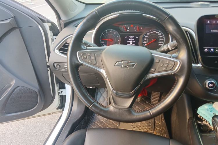 Used Chevrolet Malibu XL 2022 Redline 550T Automatic Sharp Edition – 110th Anniversary Model Steering Wheel