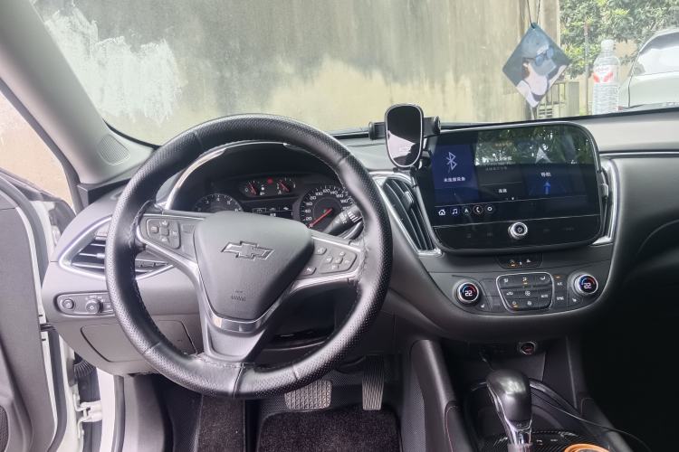 Used Chevrolet Malibu XL 2022 Redline 550T Automatic Sport Edition Steering Wheel