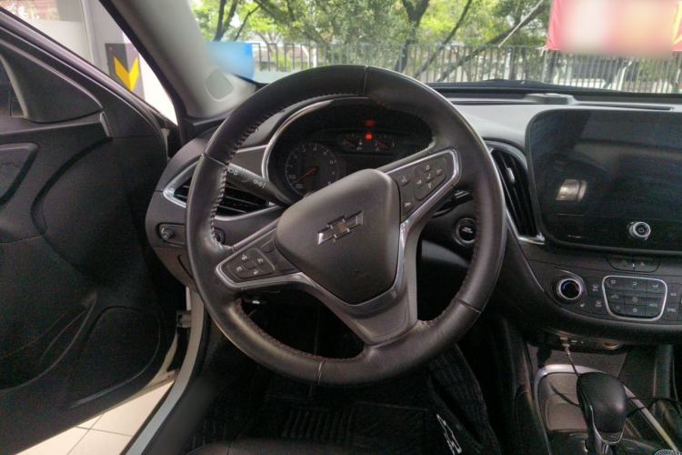 Used Chevrolet Malibu XL 2022 Redline 550T Automatic Sport Edition Steering Wheel