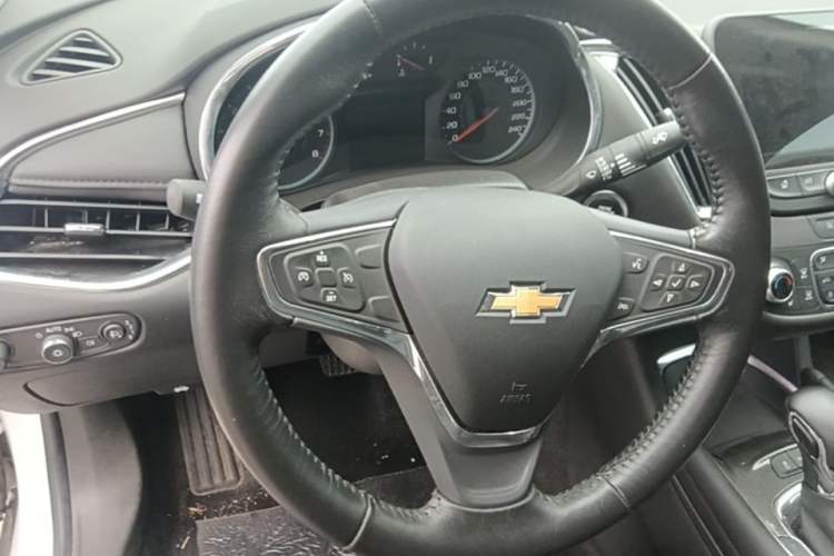 Used Chevrolet Malibu XL 2022 535T Automatic Sport Edition Steering Wheel