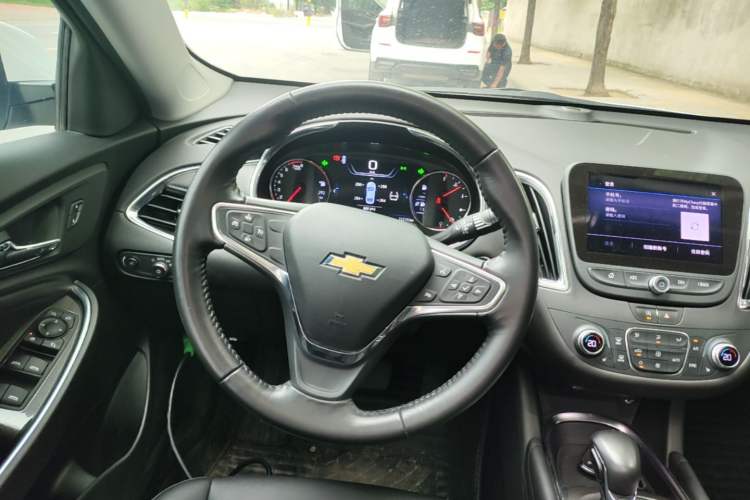 Used Chevrolet Malibu XL 2022 535T Automatic Sport Edition Steering Wheel
