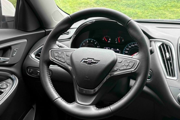 Used Chevrolet Malibu XL 2022 535T Automatic Sport Edition Steering Wheel