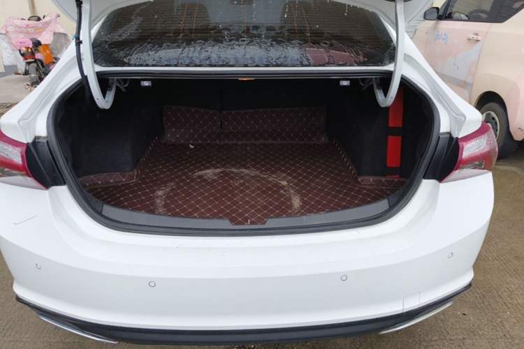 Used Chevrolet Malibu XL 2022 Redline 550T Automatic Sport Edition Trunk