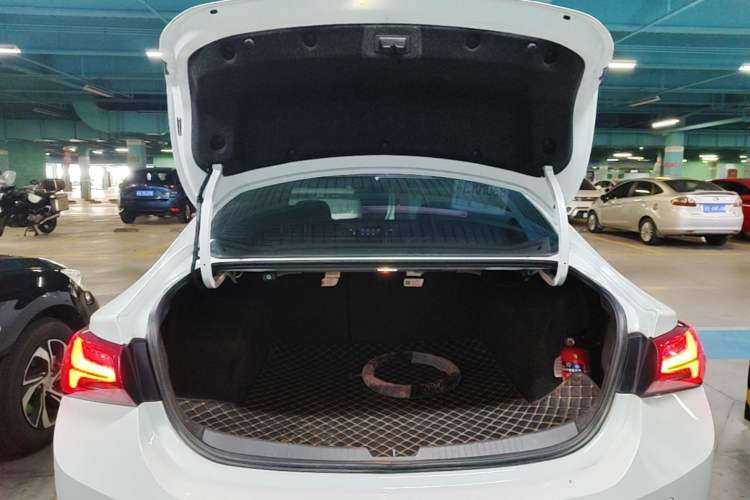 Used Chevrolet Malibu XL 2022 535T Automatic Sport Edition Trunk
