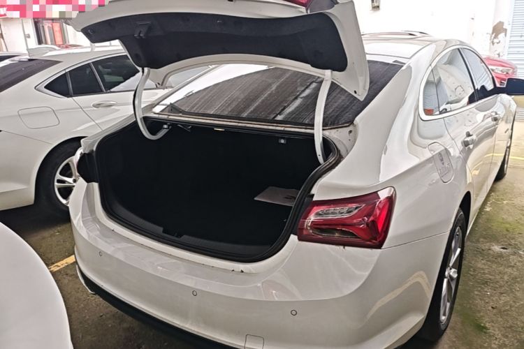 Used Chevrolet Malibu XL 2022 535T Automatic Sport Edition Trunk